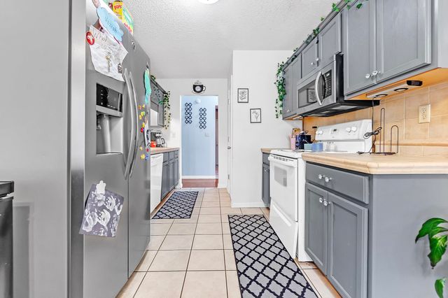 10215 N GREEN MOSS DR, Cordova, TN 38018