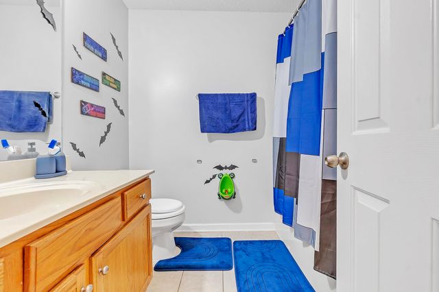 10215 N GREEN MOSS DR, Cordova, TN 38018