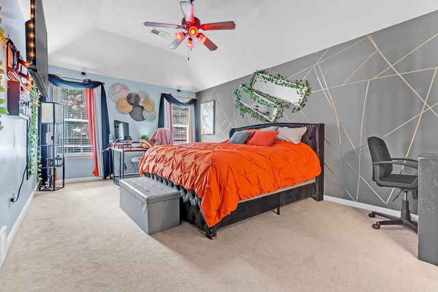 10215 N GREEN MOSS DR, Cordova, TN 38018