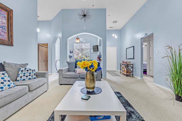 10215 N GREEN MOSS DR, Cordova, TN 38018