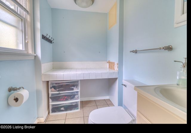 6701 Creston Dr, Louisville, KY 40258