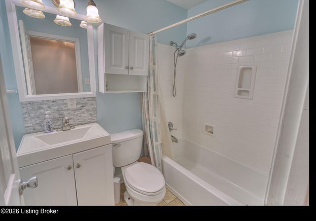 6701 Creston Dr, Louisville, KY 40258
