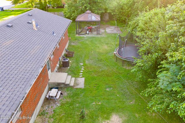 6701 Creston Dr, Louisville, KY 40258