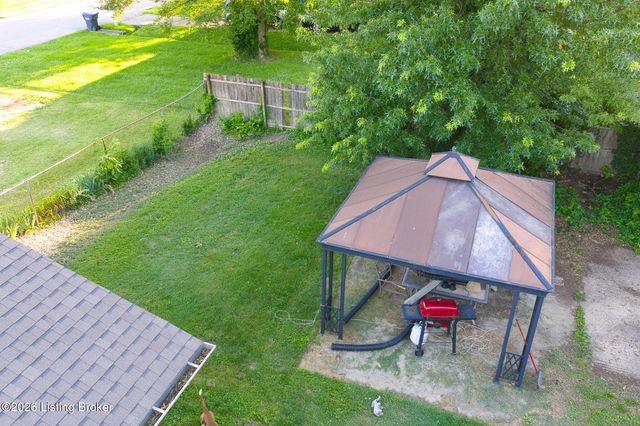 6701 Creston Dr, Louisville, KY 40258