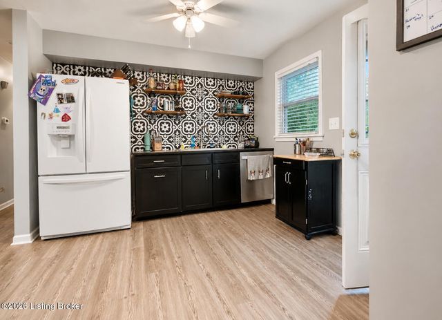 6701 Creston Dr, Louisville, KY 40258