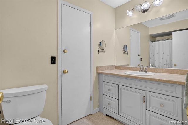 7990 Tower Road, South Lyon, MI 48178