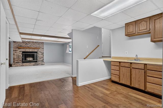 7990 Tower Road, South Lyon, MI 48178