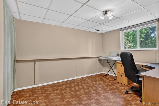 7990 Tower Road, South Lyon, MI 48178
