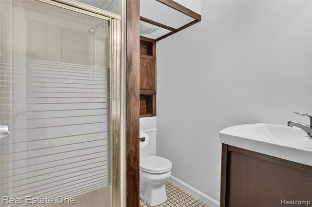 7990 Tower Road, South Lyon, MI 48178
