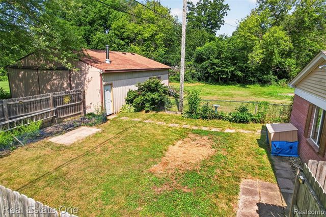 7990 Tower Road, South Lyon, MI 48178