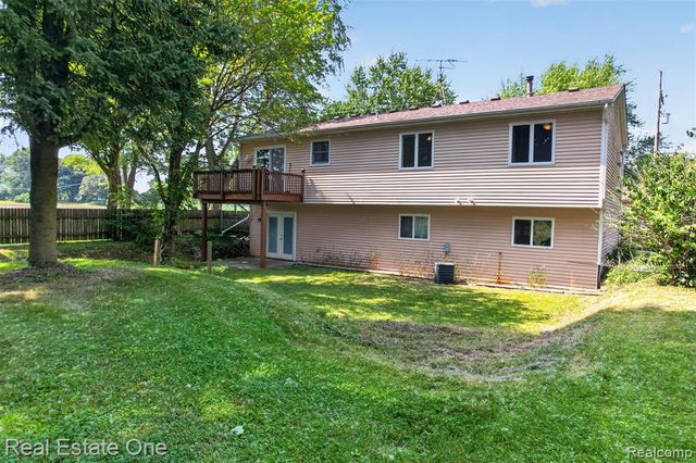 7990 Tower Road, South Lyon, MI 48178