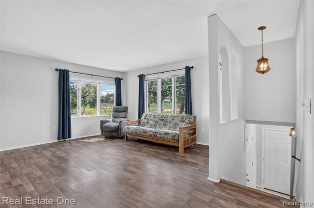 7990 Tower Road, South Lyon, MI 48178