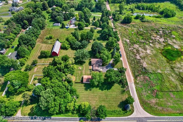 7990 Tower Road, South Lyon, MI 48178