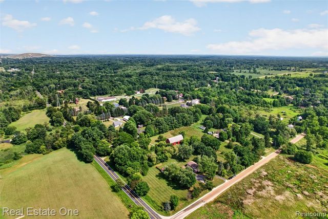 7990 Tower Road, South Lyon, MI 48178