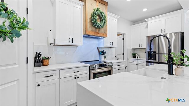 1463 Bonnyview Drive, Canyon Lake, TX 78133