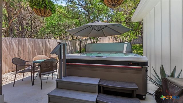 1463 Bonnyview Drive, Canyon Lake, TX 78133