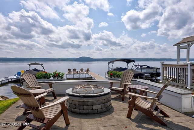 8 Riley Cove Road, Malta, NY 12020