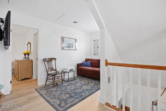 8 Riley Cove Road, Malta, NY 12020