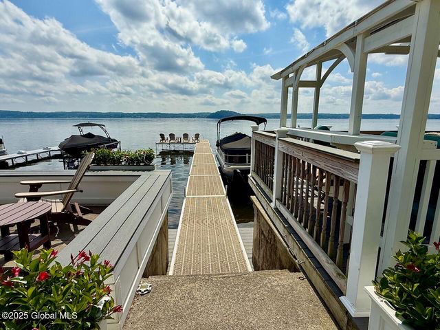 8 Riley Cove Road, Malta, NY 12020