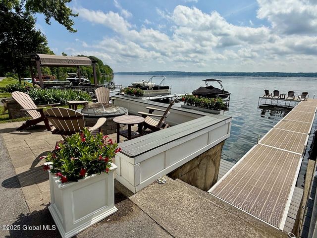 8 Riley Cove Road, Malta, NY 12020