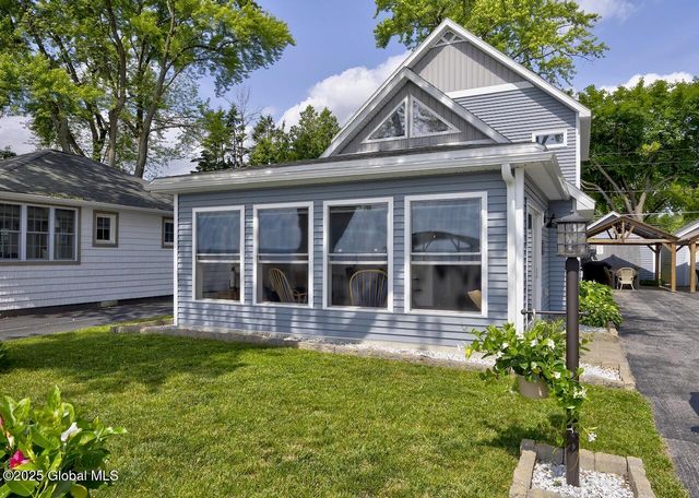 8 Riley Cove Road, Malta, NY 12020