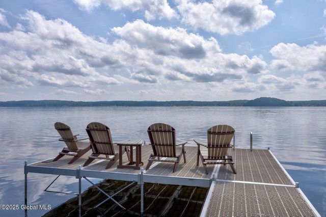 8 Riley Cove Road, Malta, NY 12020