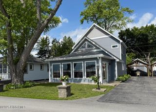 8 Riley Cove Road, Malta, NY 12020