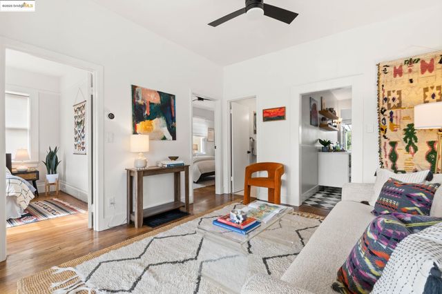 954 46Th St, Oakland, CA 94608