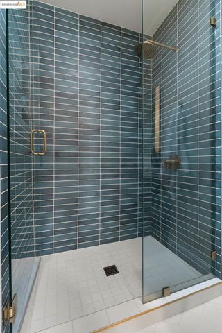 954 46Th St, Oakland, CA 94608