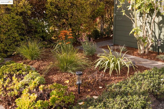 954 46Th St, Oakland, CA 94608