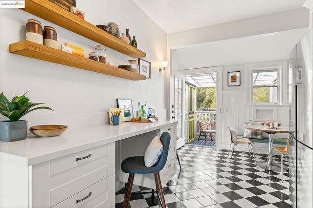 954 46Th St, Oakland, CA 94608