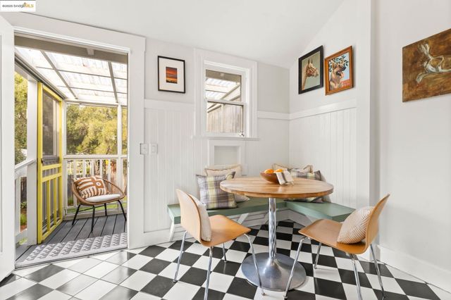 954 46Th St, Oakland, CA 94608