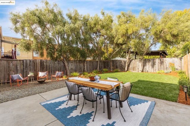 954 46Th St, Oakland, CA 94608