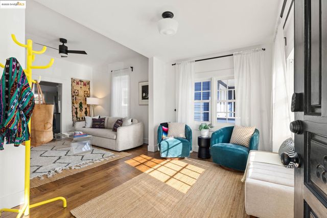 954 46Th St, Oakland, CA 94608