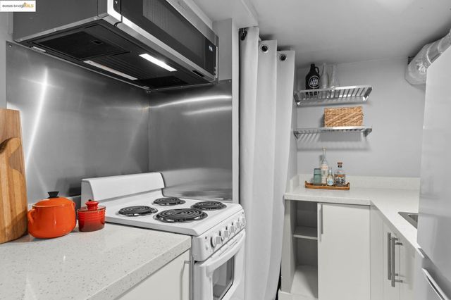 954 46Th St, Oakland, CA 94608