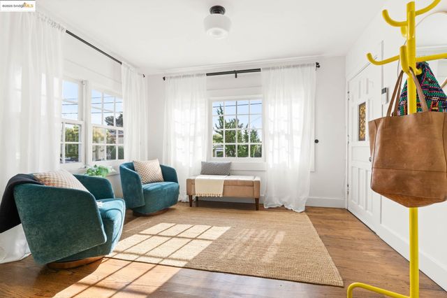 954 46Th St, Oakland, CA 94608