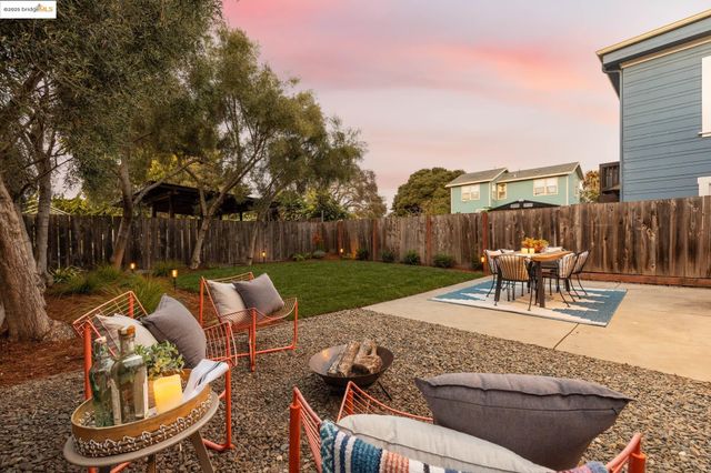 954 46Th St, Oakland, CA 94608