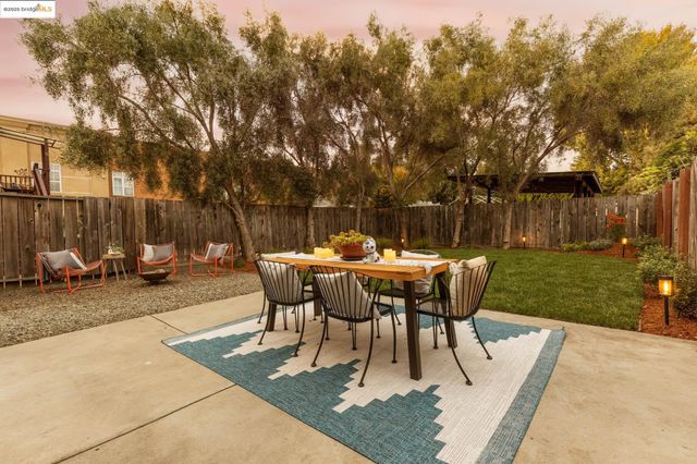 954 46Th St, Oakland, CA 94608