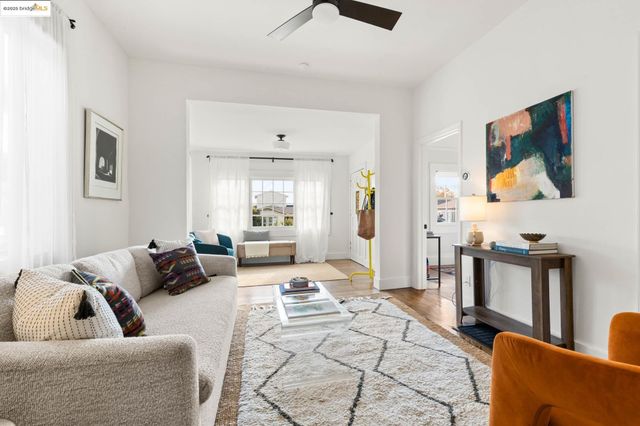 954 46Th St, Oakland, CA 94608