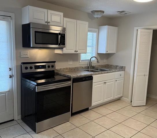 928 POPLAR LEAF RD, Collierville, TN 38017