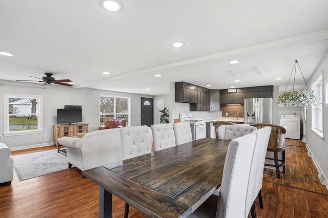 3711 SOUTHRIDGE DR, Columbia, MO 65202