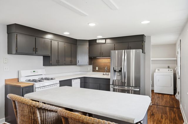 3711 SOUTHRIDGE DR, Columbia, MO 65202