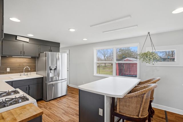 3711 SOUTHRIDGE DR, Columbia, MO 65202