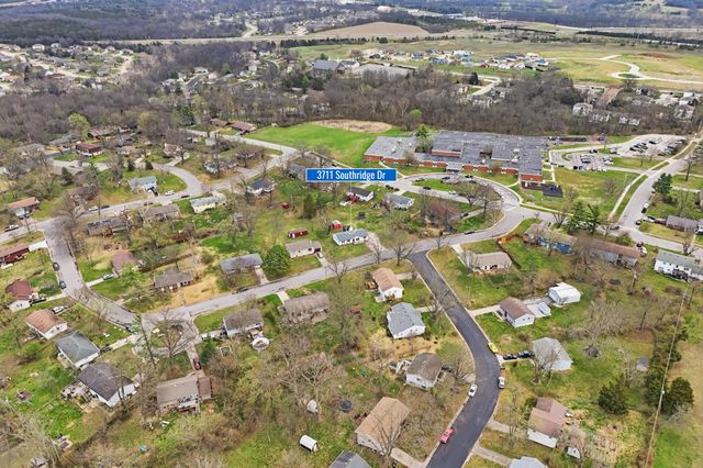 3711 SOUTHRIDGE DR, Columbia, MO 65202