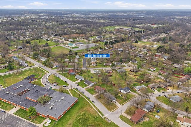 3711 SOUTHRIDGE DR, Columbia, MO 65202