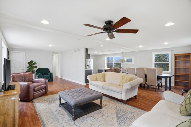 3711 SOUTHRIDGE DR, Columbia, MO 65202