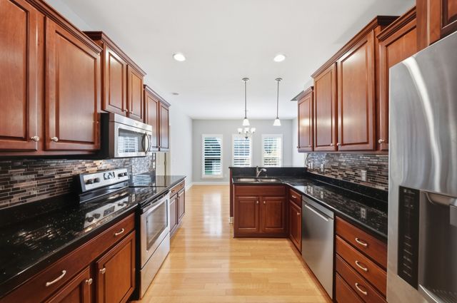 1017 Stafford Ct, Hendersonville, TN 37075