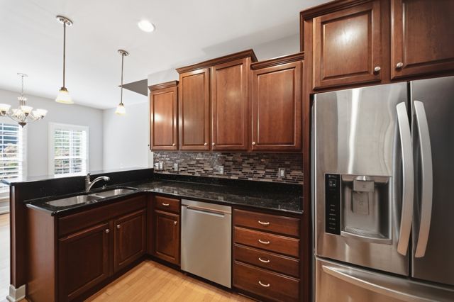 1017 Stafford Ct, Hendersonville, TN 37075