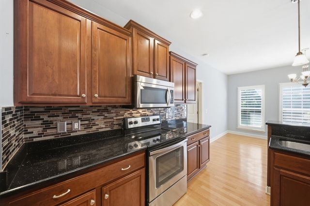 1017 Stafford Ct, Hendersonville, TN 37075