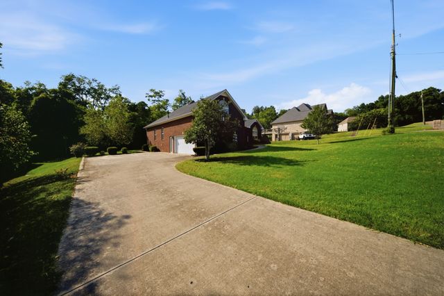 1017 Stafford Ct, Hendersonville, TN 37075